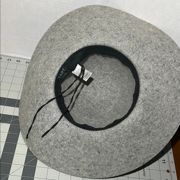 Tart Gray Wide Brim Hat Accessories - Picture 4 of 4